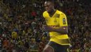 بولت يقترب من دخول عالم كرة القدم