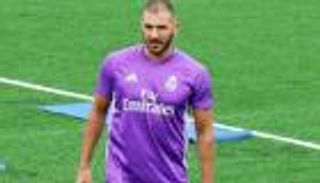 بنزيمة يتدرب مع رديف ريال مدريد