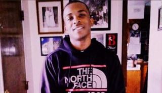 ستيفن كلارك الذي أشعل مقتله الاحتجاجات في كاليفورنيا