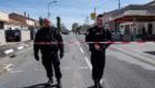 من هو رضوان لكديم مختطف الرهائن في فرنسا؟