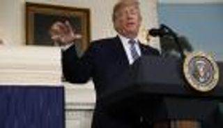 ترامب يوقع قانون تمويل الحكومة