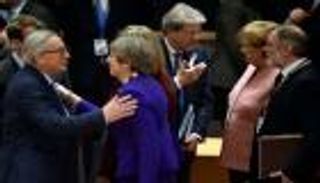 الاتحاد الأوروبي يطالب بـ "إعفاء دائم" من الرسوم الجمركية الأمريكية