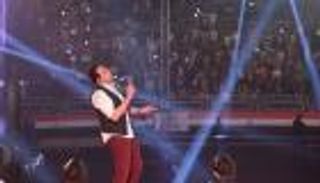 بالصور.. حكيم يدعم السيسي وسط آلاف في "استاد القاهرة"