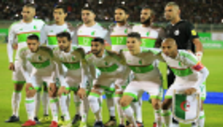 بونجاح يسجل هدفين في فوز الجزائر برباعية على تنزانيا