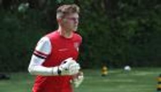 تقارير .. صراع بين روما ونابولي على ضم أليسون الجديد