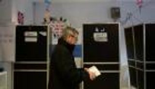 إيطاليا تنتخب رئيسي البرلمان والشيوخ