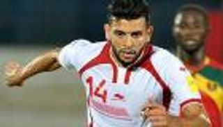 الإصابة تعيد بن عمر مبكرا لأهلي جدة