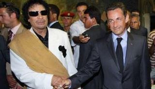 نيكولا ساركوزي والقذافي- أرشيفية 