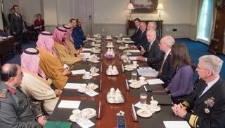 لقاء ولي العهد مع وزير الدفاع الأمريكي بالبنتاجون
