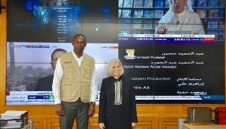 هيفاء أبو غزالة خلال لقائها رئيس وفد الاتحاد الأفريقي 