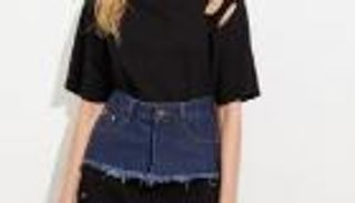 بالصور.. "المشد الخارجي" موضة 2018 لملابس النساء