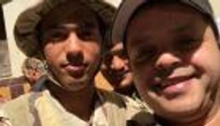 بالصور.. محمد هنيدي يصوت في الانتخابات الرئاسية
