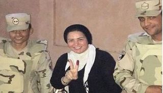 صابرين تدلي بصوتها في الانتخابات