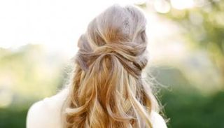 نصائح لإطلاله ساحرة للون شعرك الأصفر