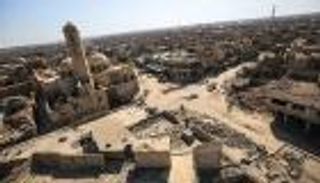 متطوعون بمهمة عاجلة: "إذا لم نعد بناء الموصل ربما يعود داعش"