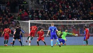 هولندا تهزم البرتغال 