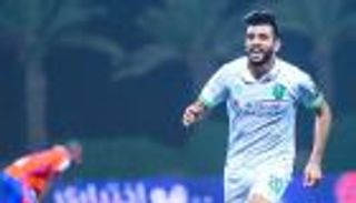 الأهلي يسابق الزمن لتجهيز ابن عمر قبل مواجهة الهلال