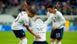 بوجبا يحيي ذكرى ميلاد والده برقم مميز أمام روسيا