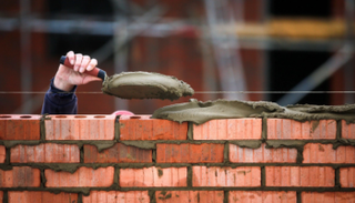 كان هناك نحو 2.35 مليون من مواطني الاتحاد الأوروبي يعملون في بريطانيا