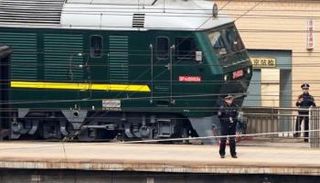 قطار يُعتقد أنه ينقل زعماء كوريا الشمالية في رحلاتهم الخارجية