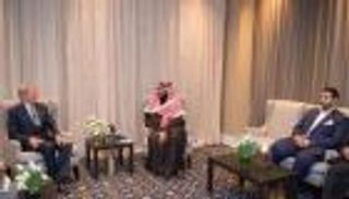 بالصور.. محمد بن سلمان يلتقي رئيس النادي الاقتصادي في نيويورك