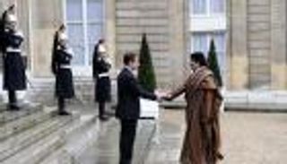 ساركوزي والقذافي.. نهاية درامية تكشف المستور