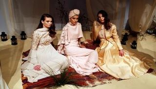 تصاميم محتشمة وعصرية