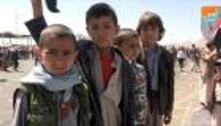 انتهاكات حوثية ضد الإنسانية.. تجنيد الأيتام جبرا بميادين القتال