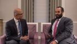 محمد بن سلمان يبحث مع رئيس مايكروسوفت دعم التحول الرقمي