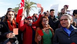 احتجاجات في تونس على زيادة الأسعار- أرشيف رويترز