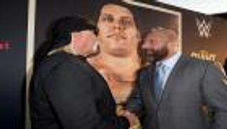 هوجان يجري محادثات مع تربل إتش للعودة بمهرجان راسلمانيا