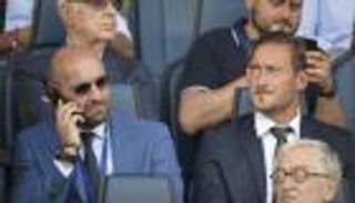 مونشي يصف توتي بـ"البطل الخارق"