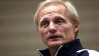 العقوبات الاقتصادية تتسبب في رحيل مدرب كوريا الشمالية