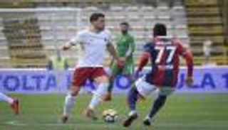 لاعب روما يهدر هدفا محققا أمام بولونيا