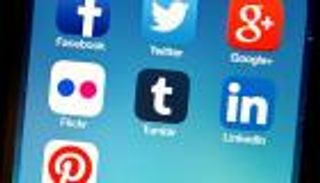 فحص حسابات التواصل الاجتماعي لطالبي التأشيرات.. قريبا في أمريكا