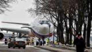 وصول أول طائرة تقل دبلوماسيين روسا طردوا من واشنطن إلى موسكو