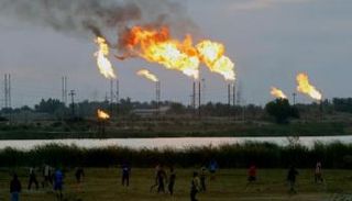 حقول نفط في البصرة - رويترز