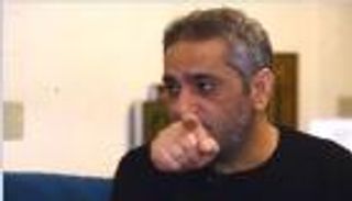 بالفيديو.. "حكاية طويلة".. هل تبرئ فضل شاكر من تهمة الإرهاب؟