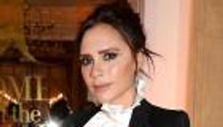 فيكتوريا بيكهام تسرح ثلث موظفيها