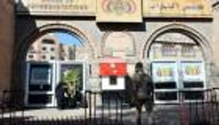 تشريعات حوثية لنهب فقراء اليمن قبل غرق مؤكد