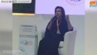 إعلامية بحرينية: 140 حرفاً صادقاً تنسف كل الأكاذيب.. وقرقاش خير دليل