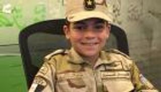 طفل يتبرع بمدخراته لصالح "تحيا مصر"