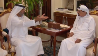 حاكم عجمان يستقبل المواطن علي المزروعي المتصل بالإذاعة