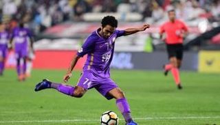 حسين الشحات لاعب العين الإماراتي