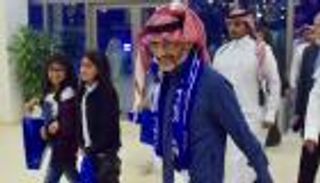  الوليد بن طلال يحفز لاعبي الهلال قبل مواجهة الأهلي