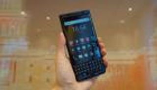 بعد فيسبوك.. معركة جديدة بين بلاك بيري وسناب شات