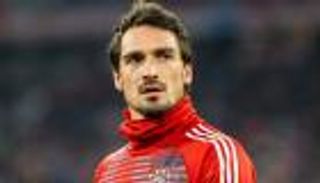 هوملز يصبح أغلى مدافع في العالم