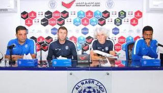 إيفان خلال المؤتمر الصحفي