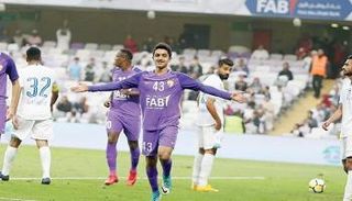 ريان يسلم لاعب فريق العين