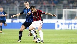 ميلان والإنتر في الدوري الإيطالي